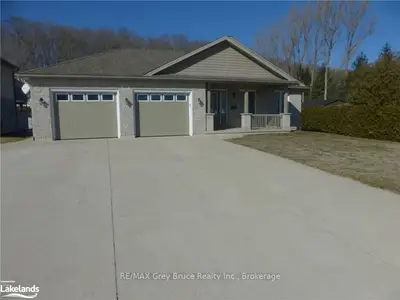 318 4TH Avenue, Georgian Bluffs, ON N4K 6A1