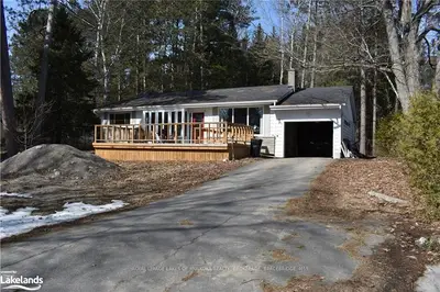 367 SANTAS VILLAGE Road, Bracebridge, ON P1L 1W8