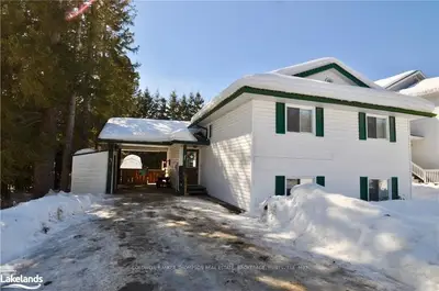 13 SABRINA PARK Drive, Huntsville, ON P1H 1L2