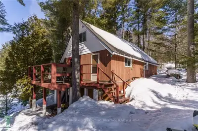 210 Otter Lake Cottage Road, Huntsville, ON P1H 2J3