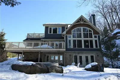 3876 MUSKOKA 118 Road Water's Edge W7, Muskoka Lakes, ON P0B 1J0