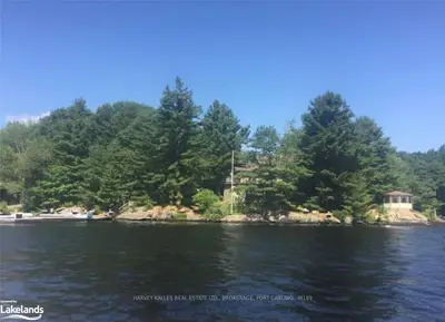 1827 WALKERS POINT Road, Muskoka Lakes, ON P1P 1R2