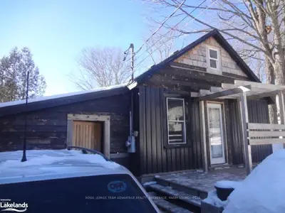 12 LAWRENCE Street, Parry Sound, ON P2A 2E2