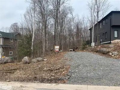 14 Mackenzie Drive, Huntsville, On P1h 0a1