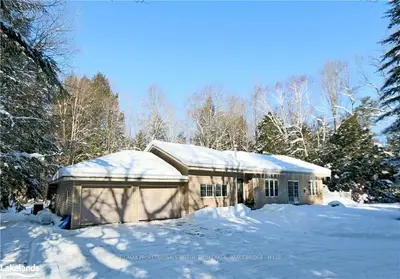 1415 GOLDEN BEACH Road, Bracebridge, ON P1L 1W8