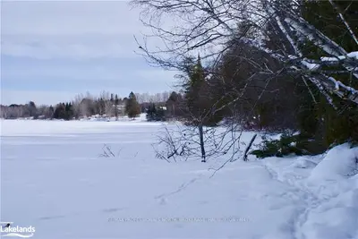 - EAGLE LAKE Road, Dysart et al, ON K0M 1S0