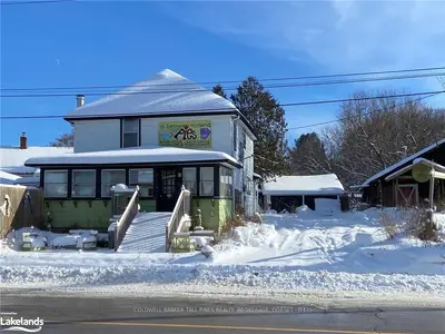 3466 MONCK Road, Kawartha Lakes, ON K0M 2L0