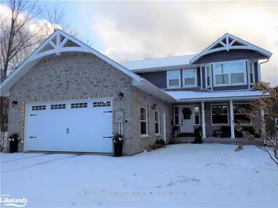74 WAUBEEK STREET Street, Parry Sound, ON P2A 1C6