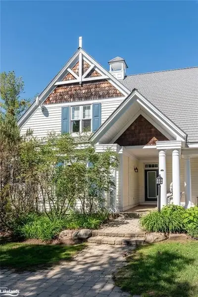 1116 ELGIN HOUSE Road 4, Muskoka Lakes, ON P0B 1J0