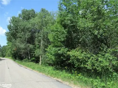 PART 3 STAHLS Road, Huntsville, ON P1H 2J4