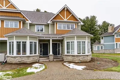 1020 BIRCH GLEN VILLA 1 WEEK 9 P 6 Road, Lake of Bays, ON P0B 1A0