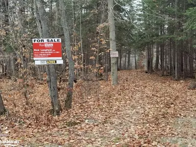 207 East Poverty Bay Road, Magnetawan, On P0a 1p0