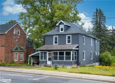 11 CHURCH Street, Parry Sound, ON P2A 1Y2
