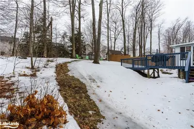 37 Southdale Drive, Huntsville, On P1h 1p7