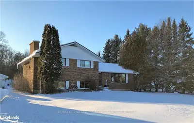 35 Oakwood Road, Powassan, On P0h 1z0