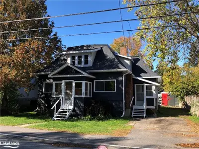 12 Mary Street E, Huntsville, On P1h 1p2