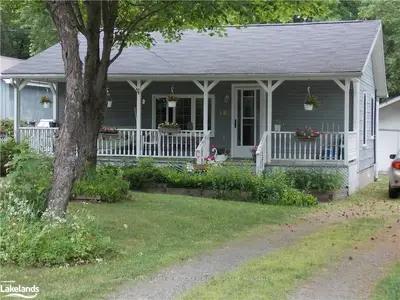 18 Earls Road W, Huntsville, On P1h 1c7