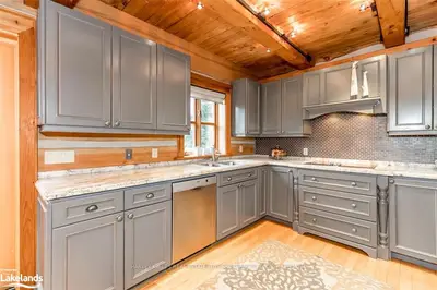 1011 PUT-IN-BAY Road, Lake of Bays, ON P1H 2J6