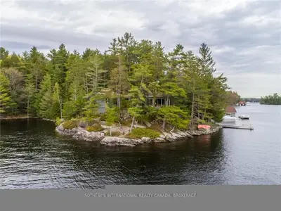 24 KEEWAYDIN ISLAND #24, Muskoka Lakes, ON P0B 1E0