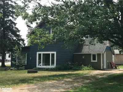 16 MAIN Street, Sundridge, ON P0A 1Z0