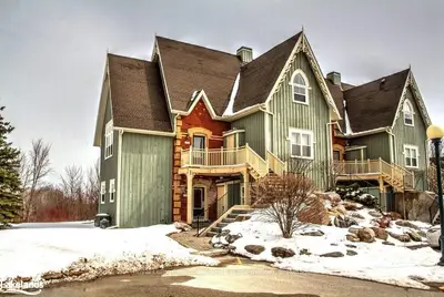 170 Snowbridge Way 123, Blue Mountains, On L9y 0v1