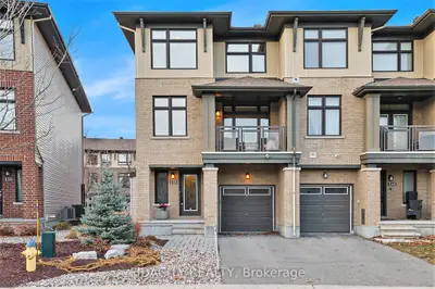 Att/Row/Townhouse in Barrhaven