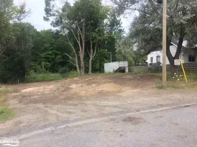 6 Lawrence Street, Parry Sound, On P2a 2e2