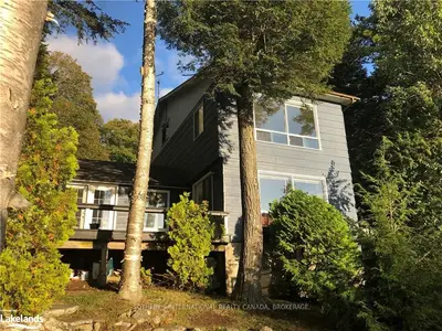 1015 Poste Road 3, Muskoka Lakes, On P0c 1a0