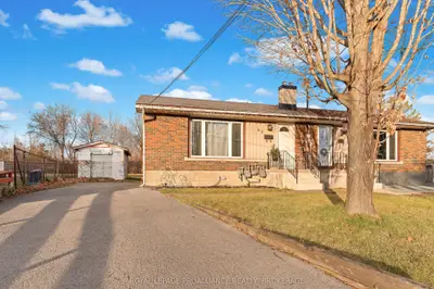 Semi-Detached in Loyalist