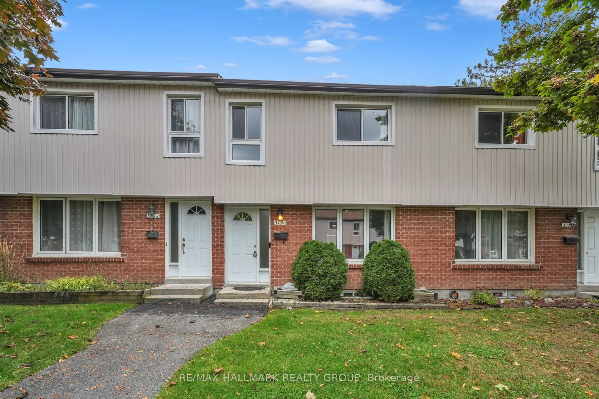 3190 Bannon Way, Blossom Park - Airport And Area, On K1t 1t3