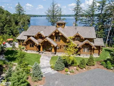 8 Glenavy Lane, Seguin, On P0c 1j0