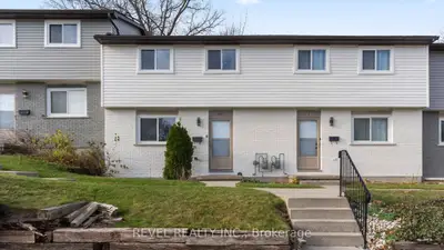 Condo Townhouse in London South