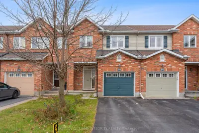 Att/Row/Townhouse in Kanata