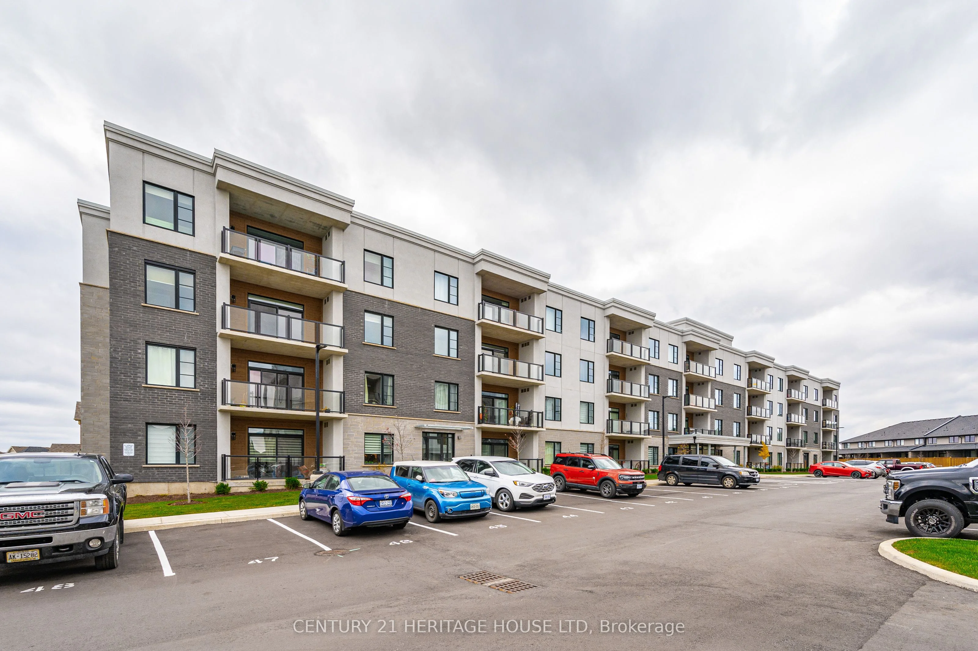 Condo Apartment in Centre Wellington