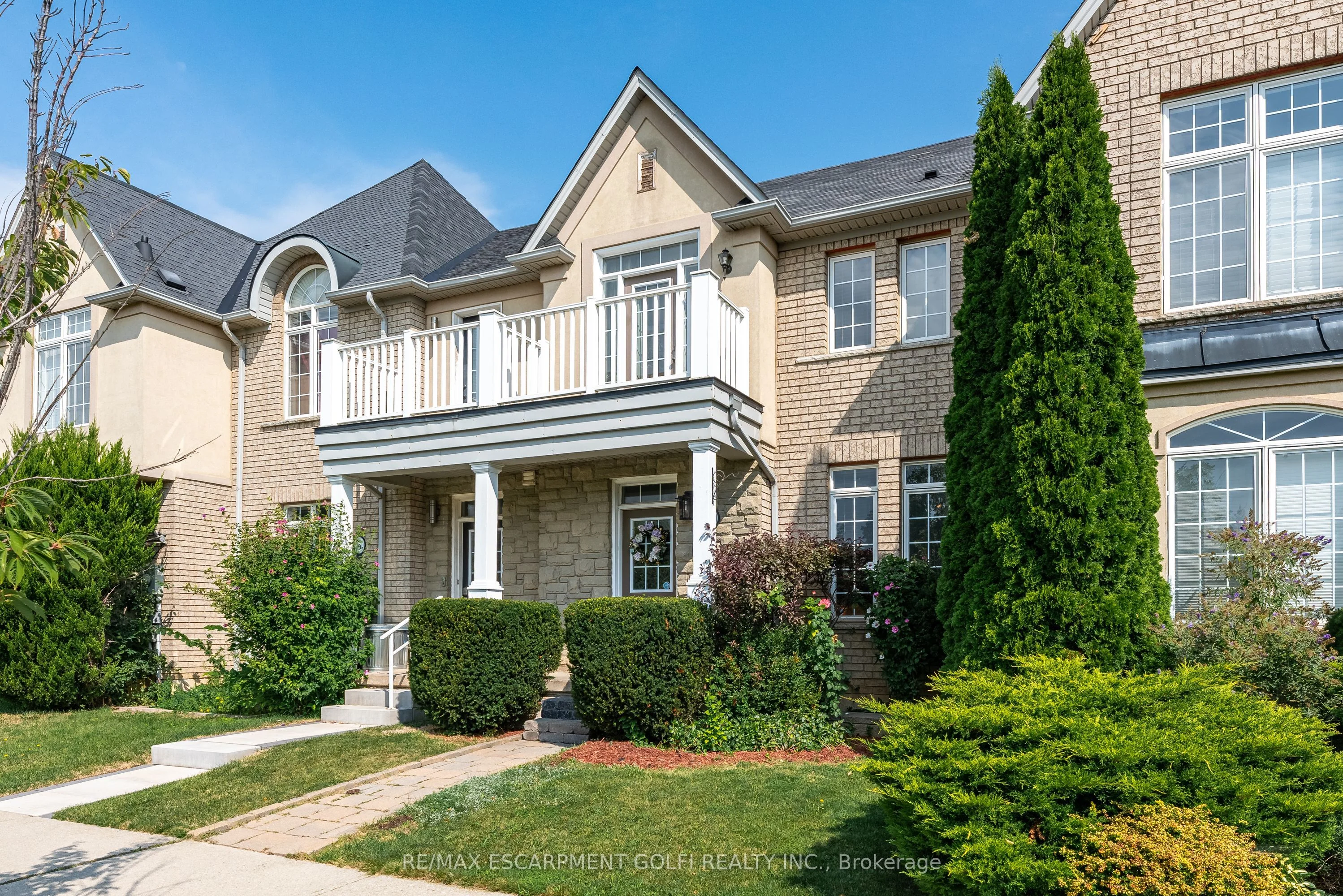 Att/Row/Townhouse in Hamilton