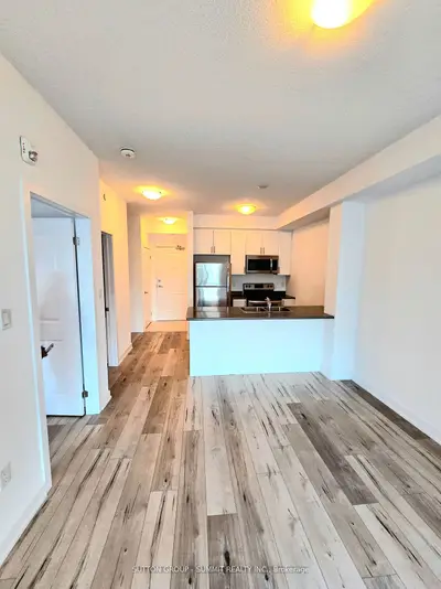 Condo Apartment in Hamilton