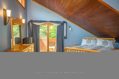 87 West Point Sands Road, Huntsville, On P1h 2j3