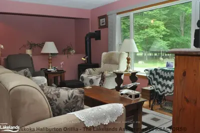 709 Skyhills Road, Huntsville, On P1h 2n5