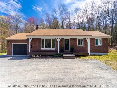 935 South Waseosa Lake Road, Huntsville, On P1h 2n5