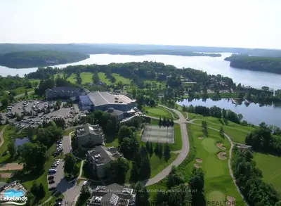 54-301 Deerhurst Resort - Summit Lodge, Huntsville, On, P1h 2e8