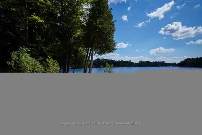 1002 Centre Avenue, Muskoka Lakes, On P0c 1a0