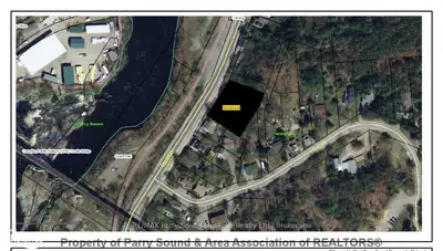 32 Great North Road E, Parry Sound, On P2a 2n7
