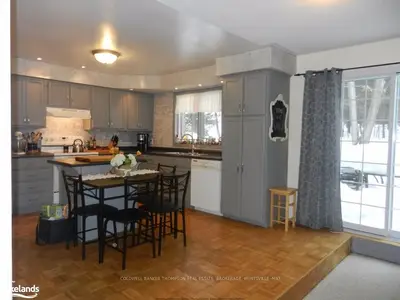 25 Knotty Pine Trail, Huntsville, On P1h 1s7