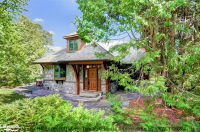 1009 Hurling Point Road 2 & 4, Muskoka Lakes, On P0c 1a0