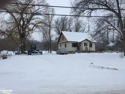 208 Lakeshore Road E, Blue Mountains, On L9y 0m9