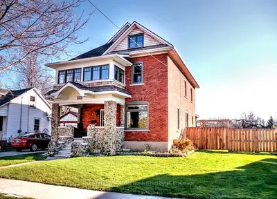 133 Bruce Street S, Blue Mountains, On N0h 2p0