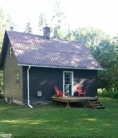 35 Golf Course Road, Huntsville, On P1h 1n7