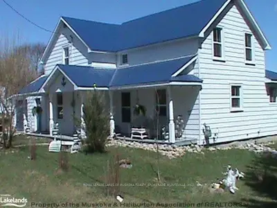 140 Centre Street, Burk's Falls, On P0a 1c0