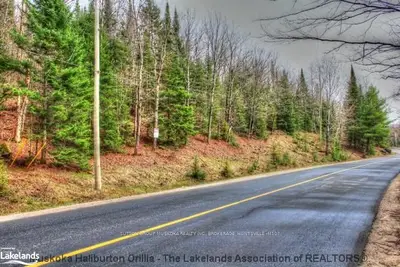 Ravenscliffe Road W, Huntsville, On P1h 2j2