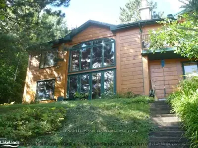1031 White Pine Road, Lake Of Bays, On P1h 2j3